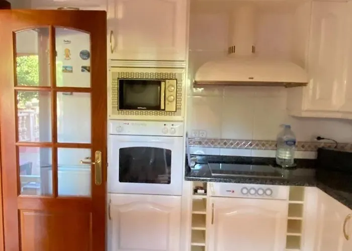 Del Duque Apartment *